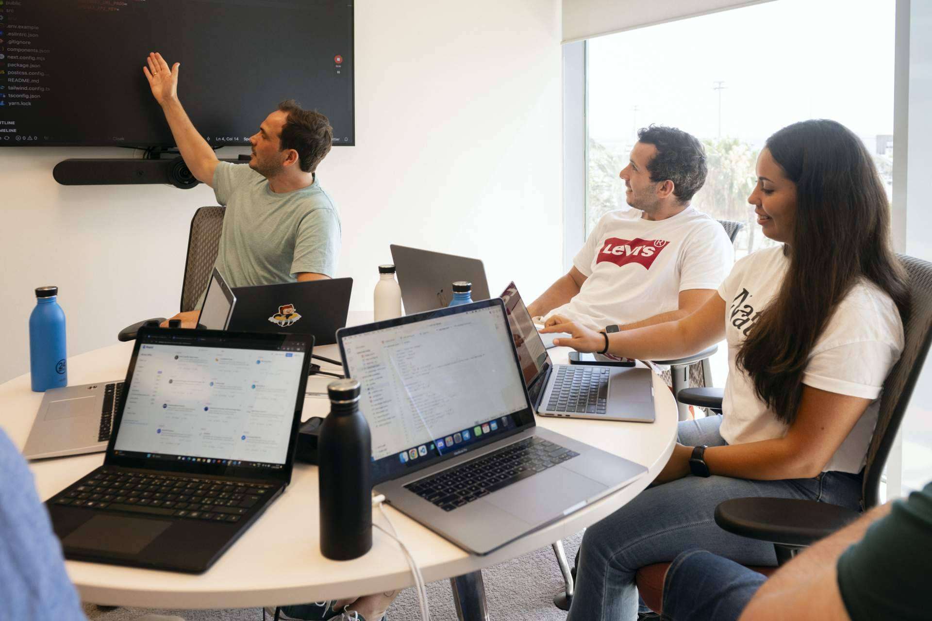 Una metodología propia que revoluciona los procesos de Onboarding técnico para nuevos ingenieros, de la mano de arol.dev