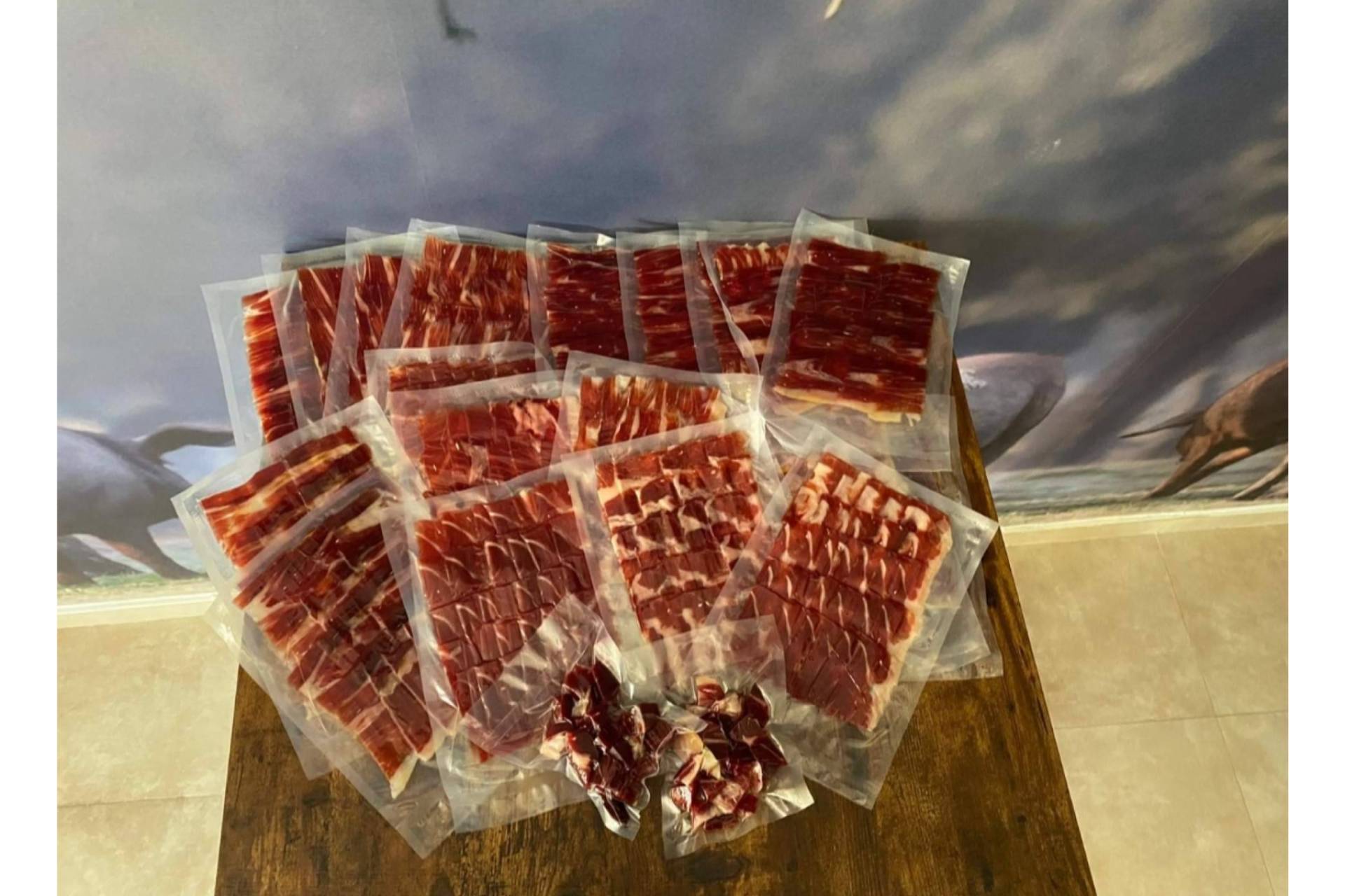 La Fábrica Jamones y Quesos ofrece productos gourmet a precios competitivos
