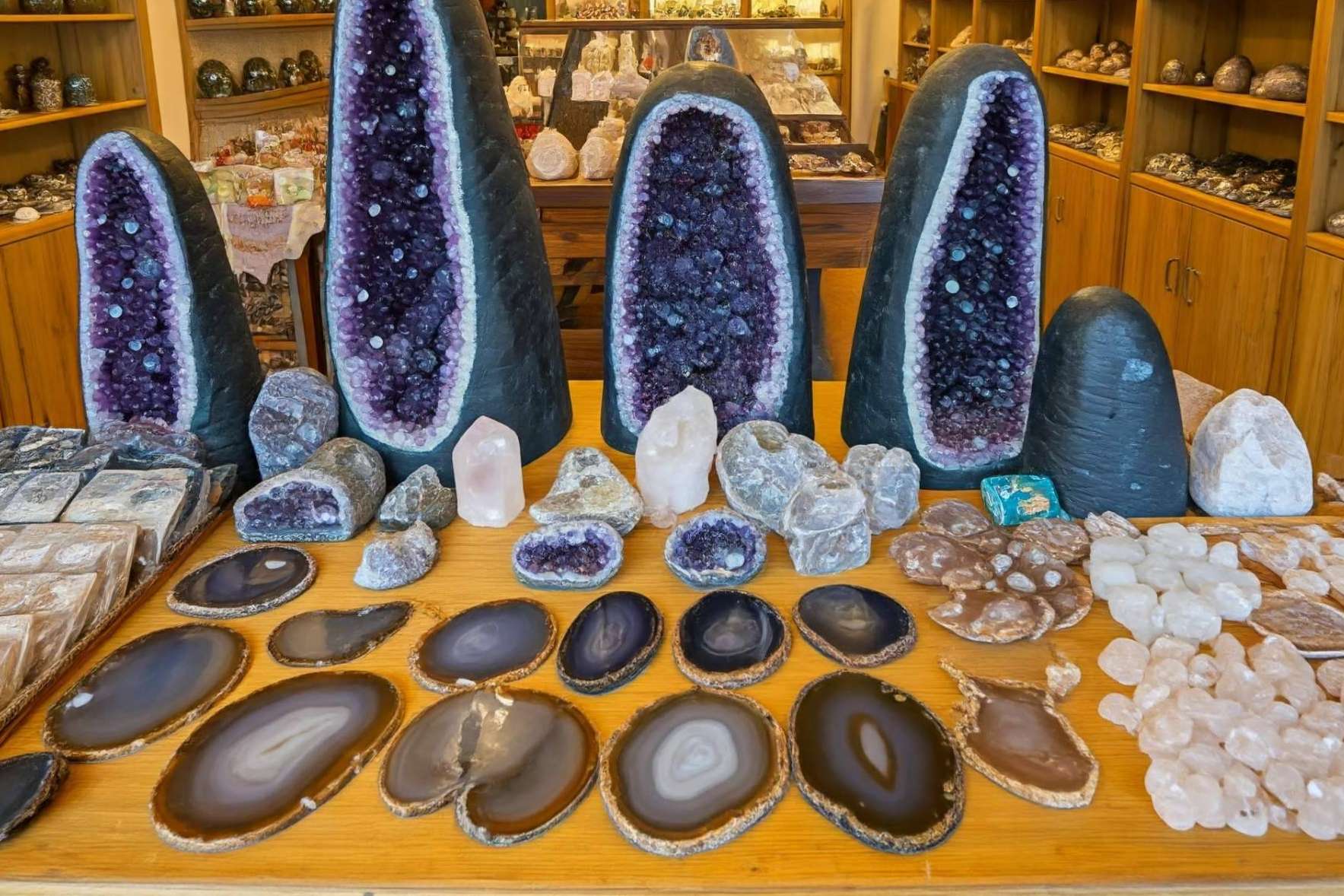 Comprar minerales naturales y cristales para el bienestar y la decoración de forma 100% online, en UniArt