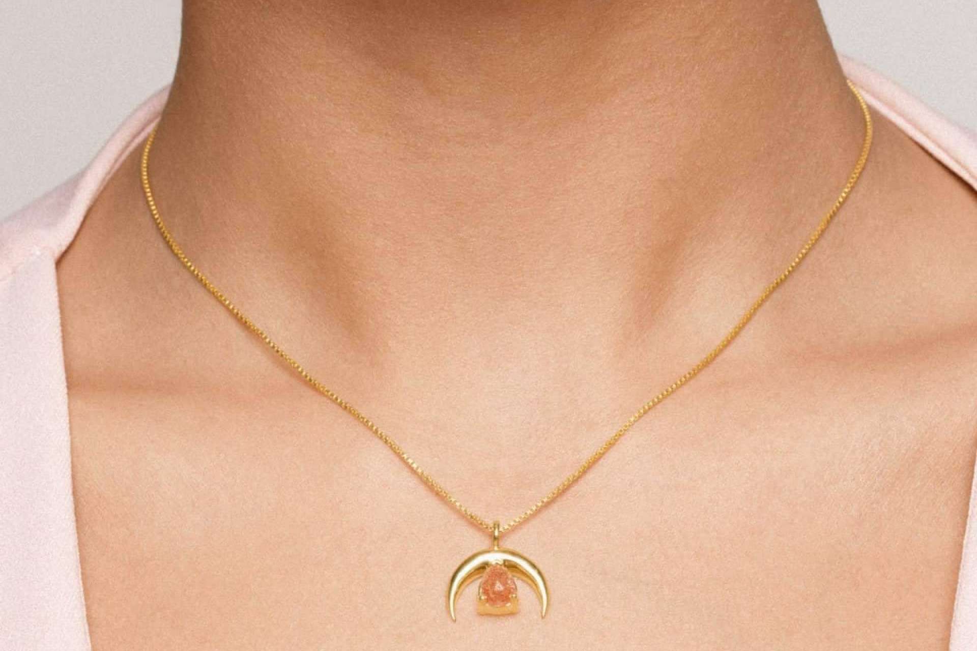 Stonbow revoluciona el diseño de joyas con piedras naturales y valores sostenibles