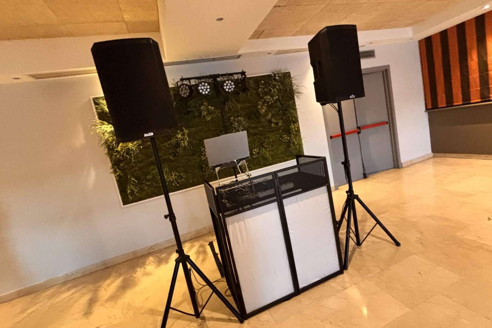Sonoriza Eventos ofrece soluciones integrales de sonido e iluminación para bodas y celebraciones