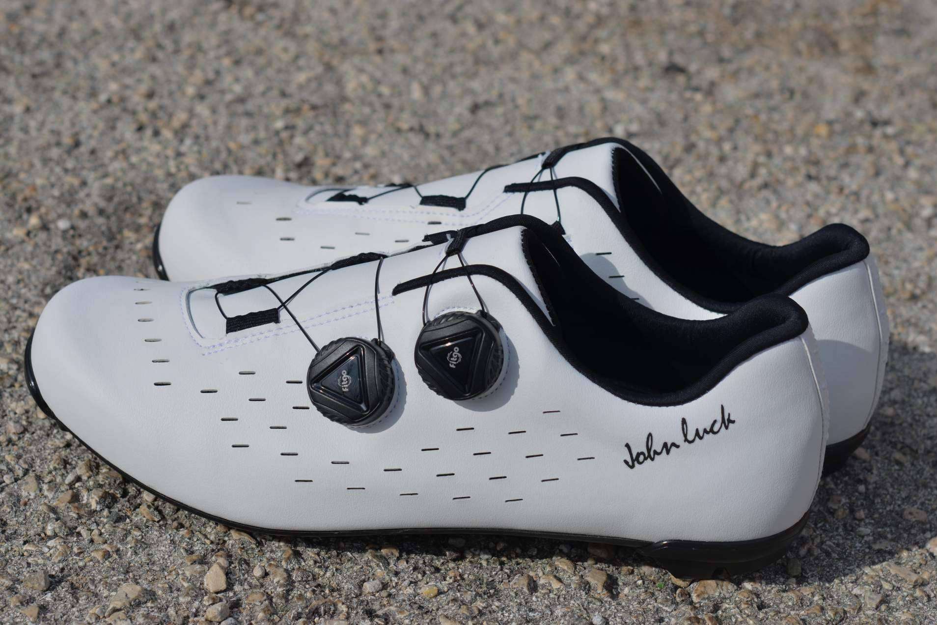 Solución para ciclistas, zapatillas de horma ancha de John Luck para rutas sin dolor