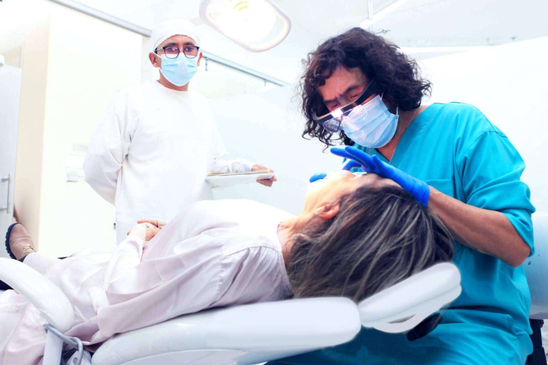 Mantener una sonrisa saludable; cuándo es el momento adecuado para una limpieza dental