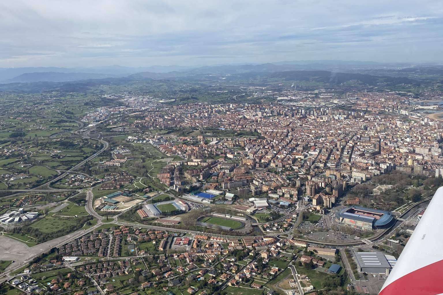 Curso de piloto de ultraligero, cómo dominar las condiciones meteorológicas en Asturias