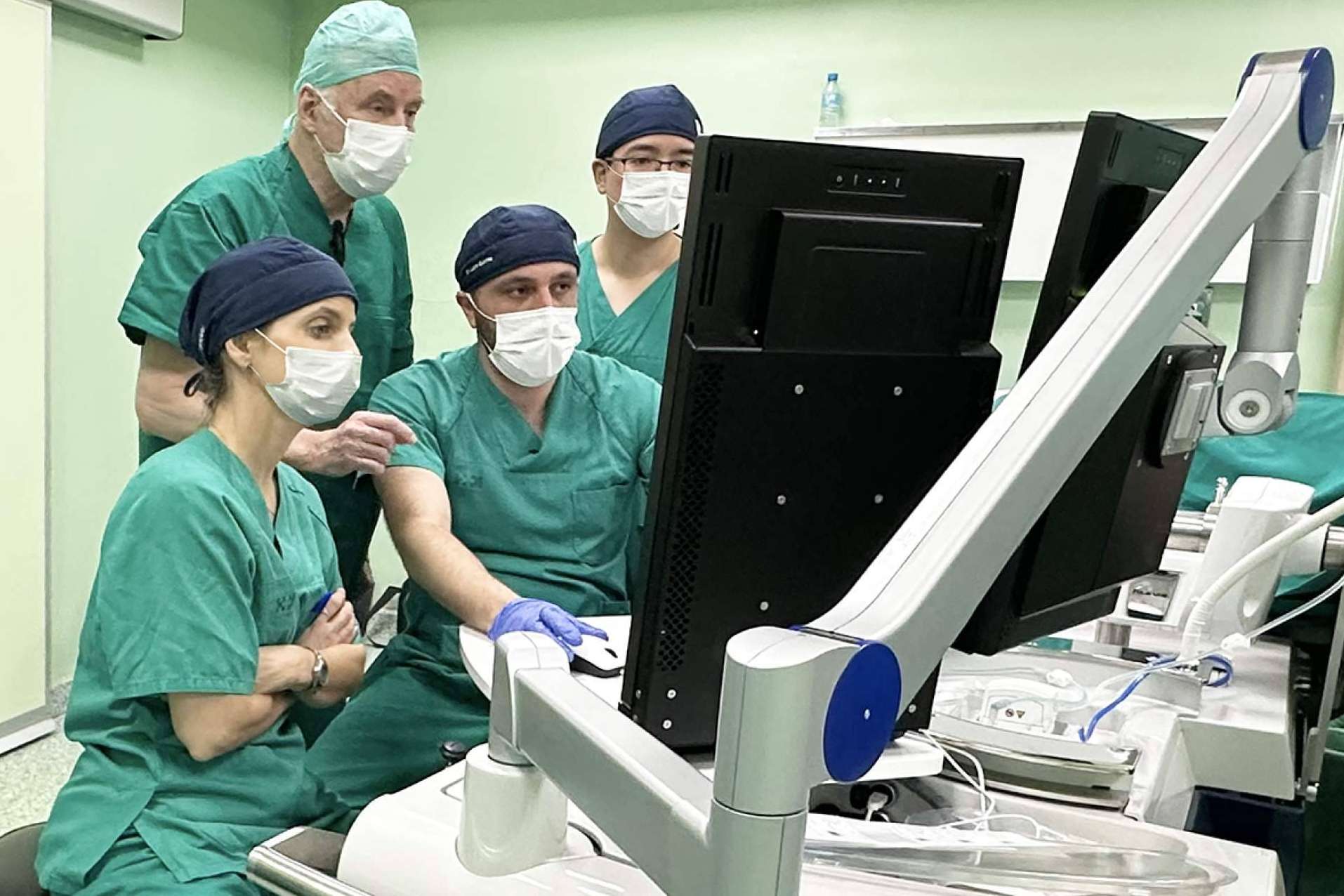 ROC Clinic destaca por su alta especialización en cirugía robótica aplicada a la urología
