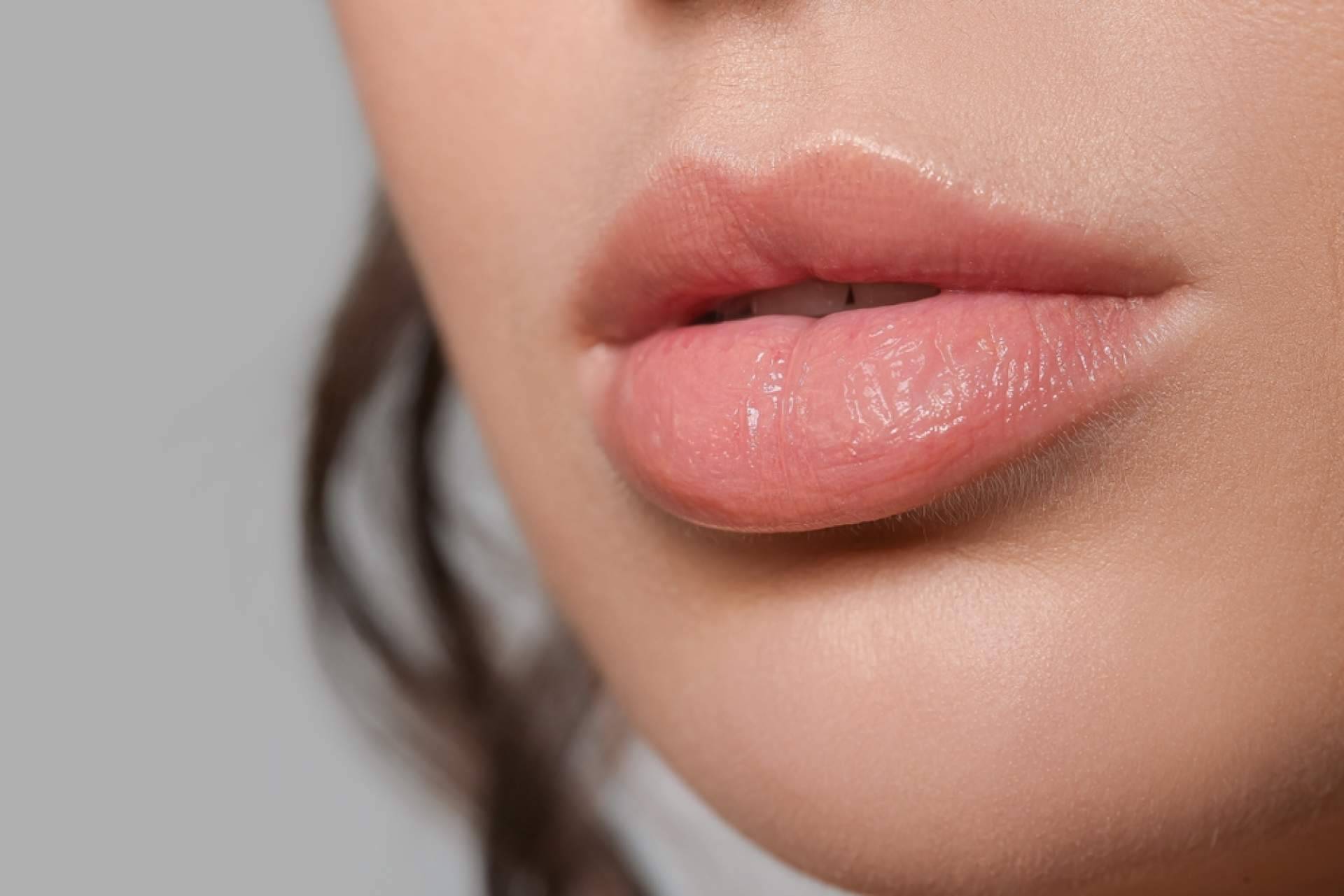 Centro Estetica el Pilar ofrece relleno de labios con ácido hialurónico para una belleza sin excesos
