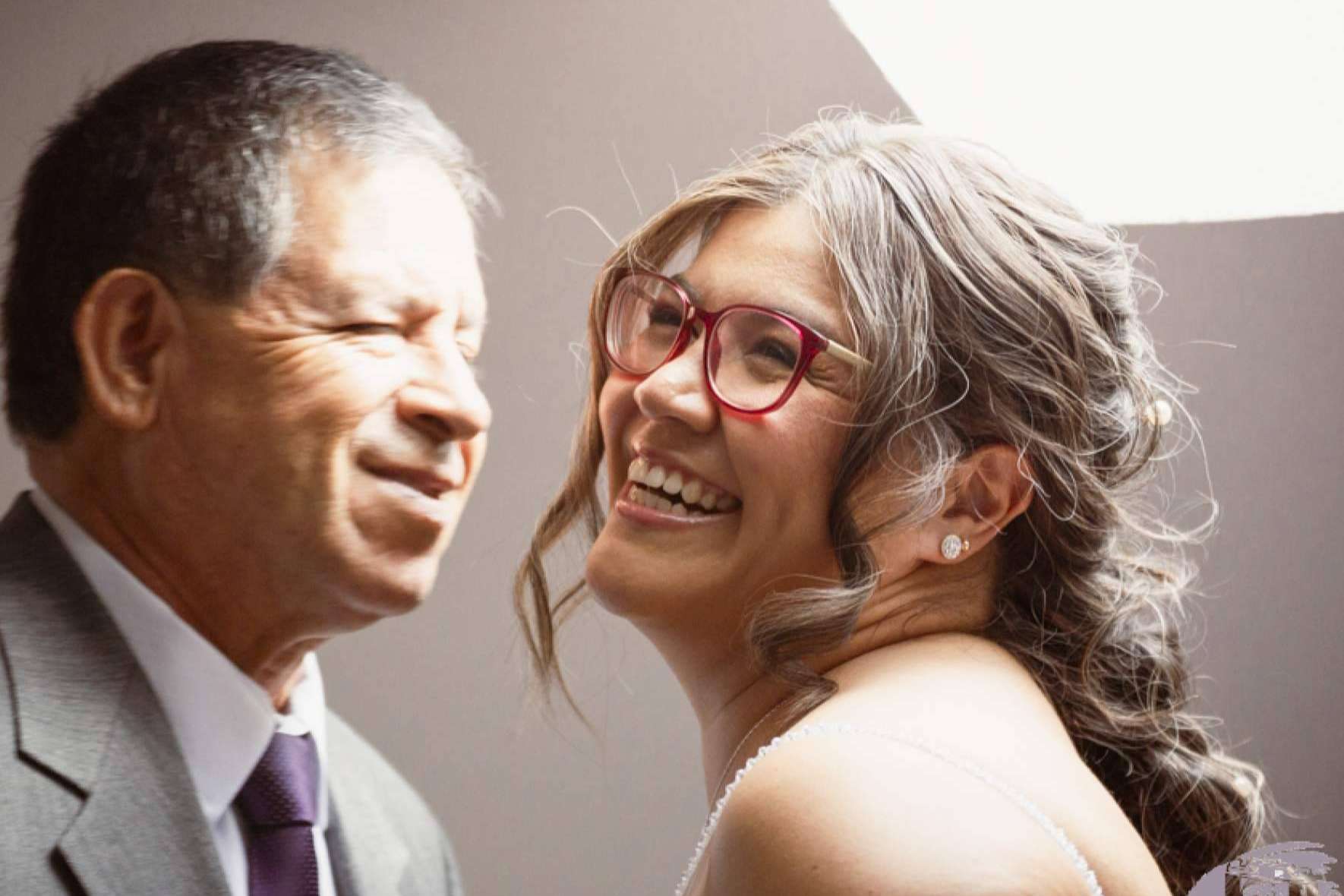 Capturar la emoción en bodas, bautizos y comuniones es el sello de Florencia Foresi
