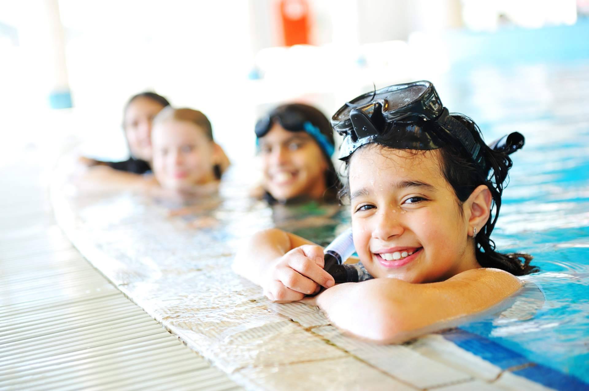 Talleres tecnológicos, deportes y piscina; la combinación perfecta para mentes inquietas