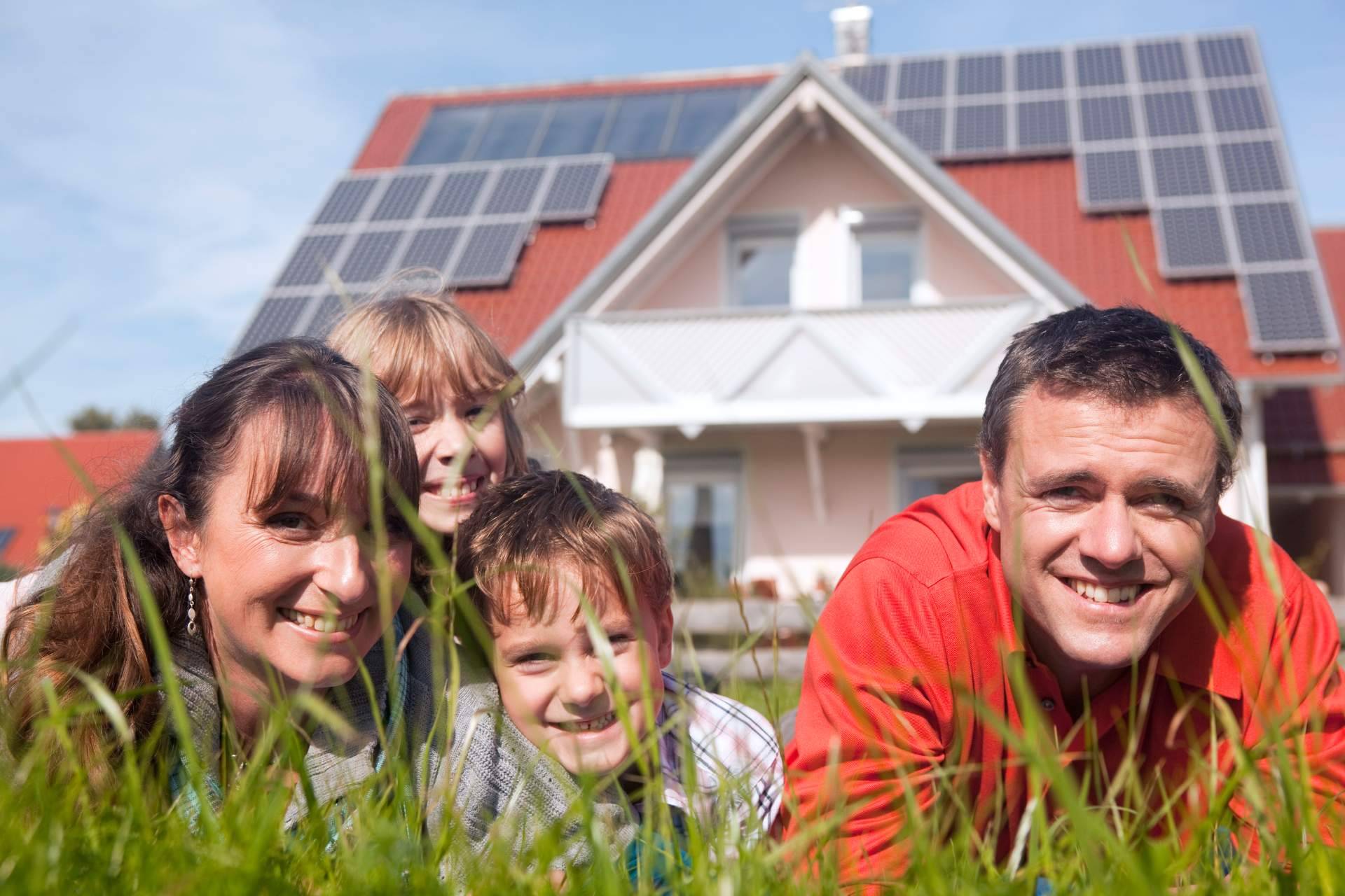 Celéctricos actualiza su zona fotovoltaica con nuevos productos técnicos para instalaciones solares