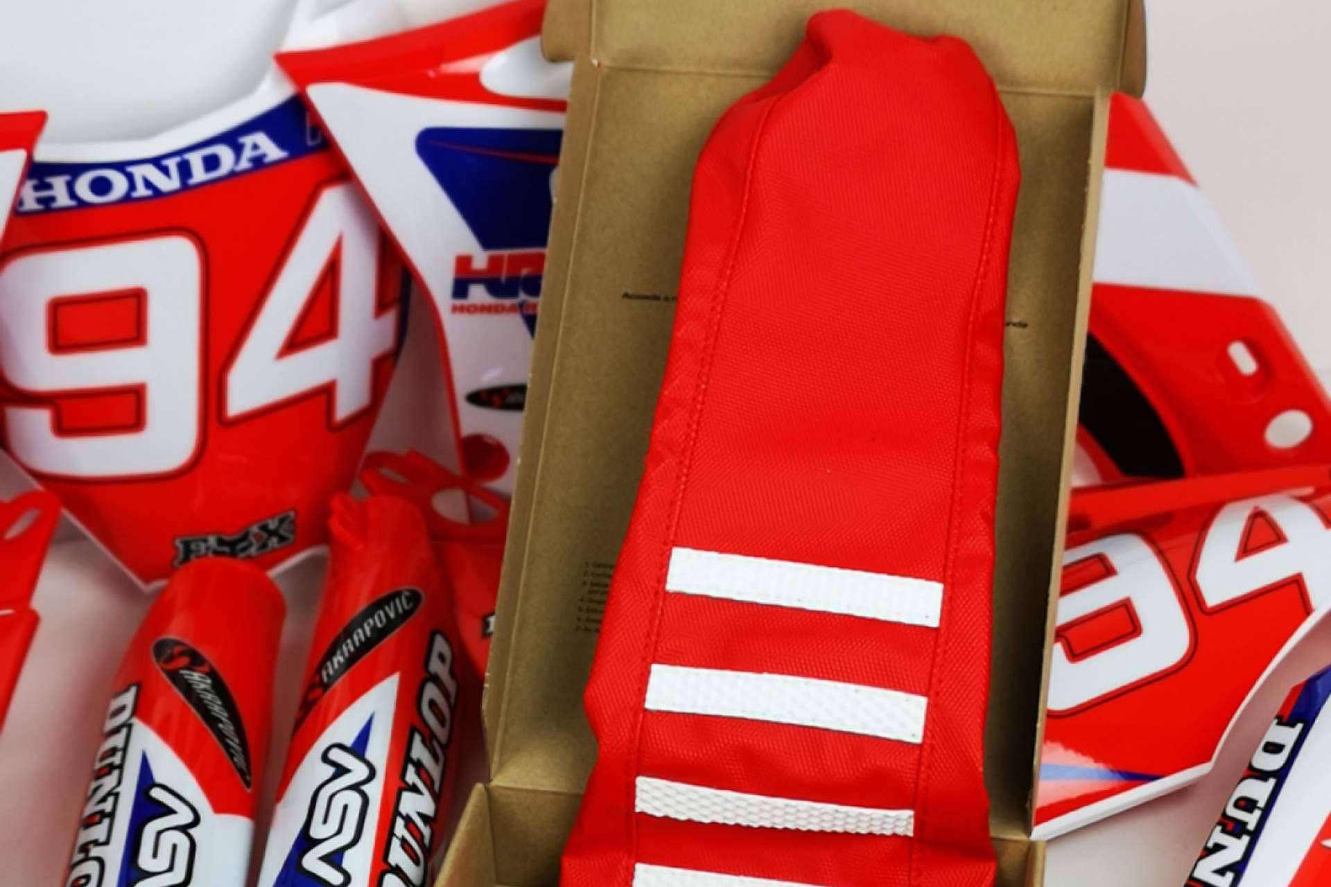 ADHESIVOSEMBARRADOS, referente en plásticos y adhesivos para personalizar motos de cross