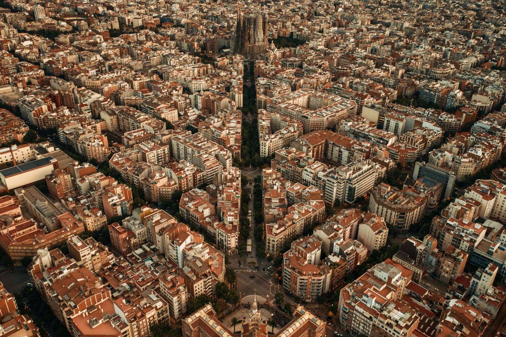 Gestionar un alquiler en Barcelona en 2025; lo que puede salir mal si se hace sin ayuda