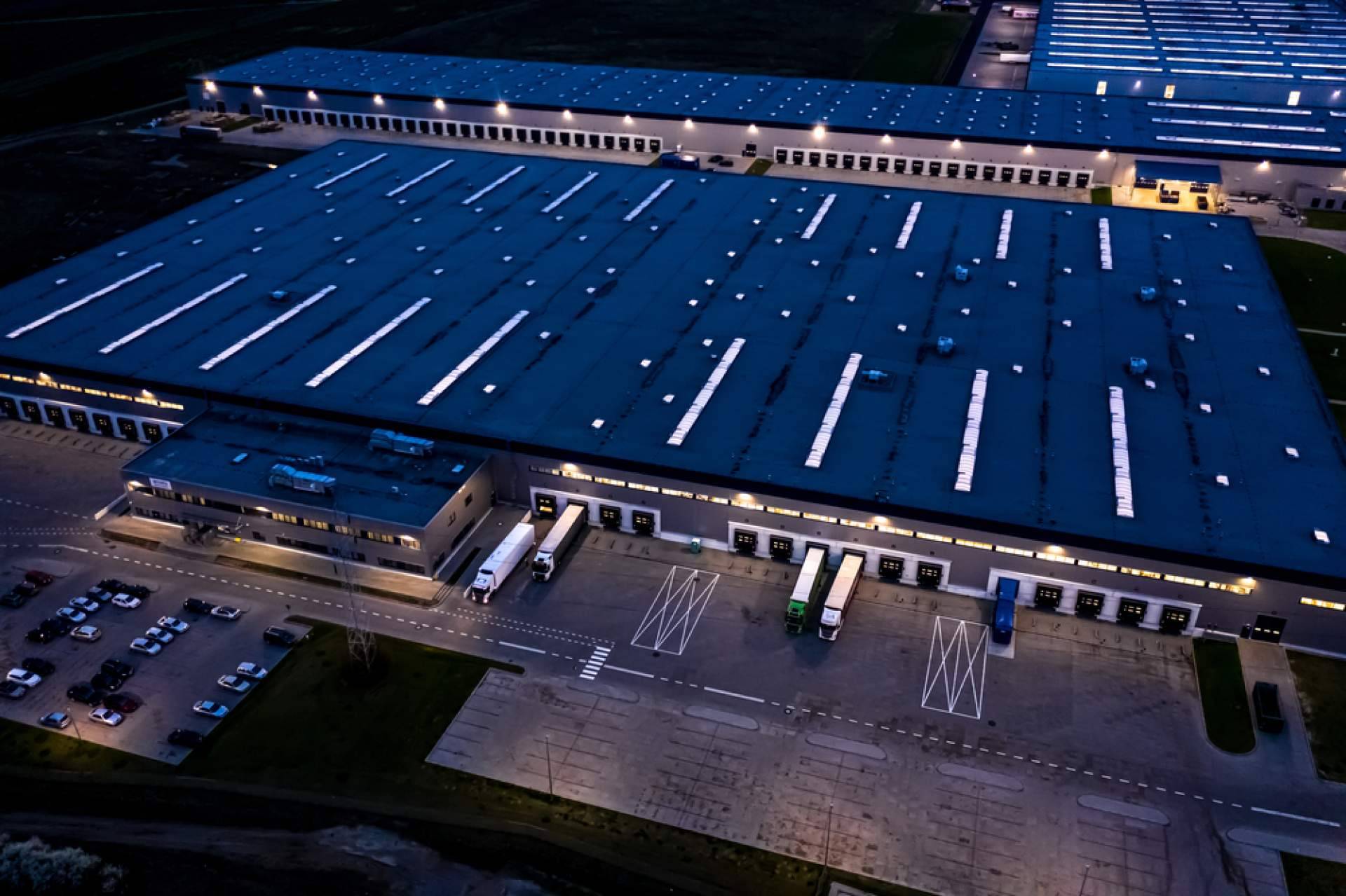 Venta de nave industrial, qué impuestos deben considerarse en la operación