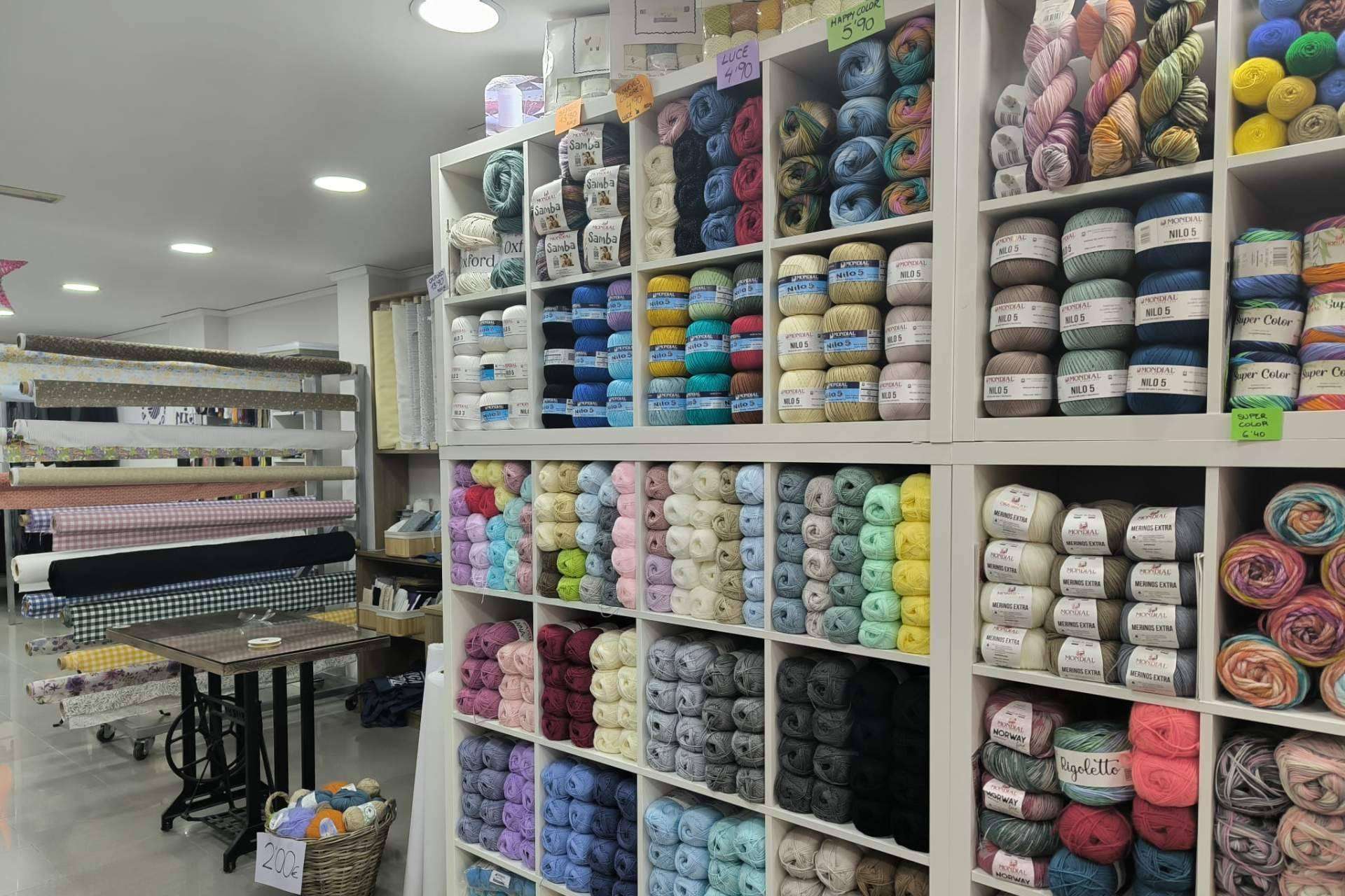 Referente en vestuario laboral, El Pasaje WorkStore apuesta por calidad y personalización textil