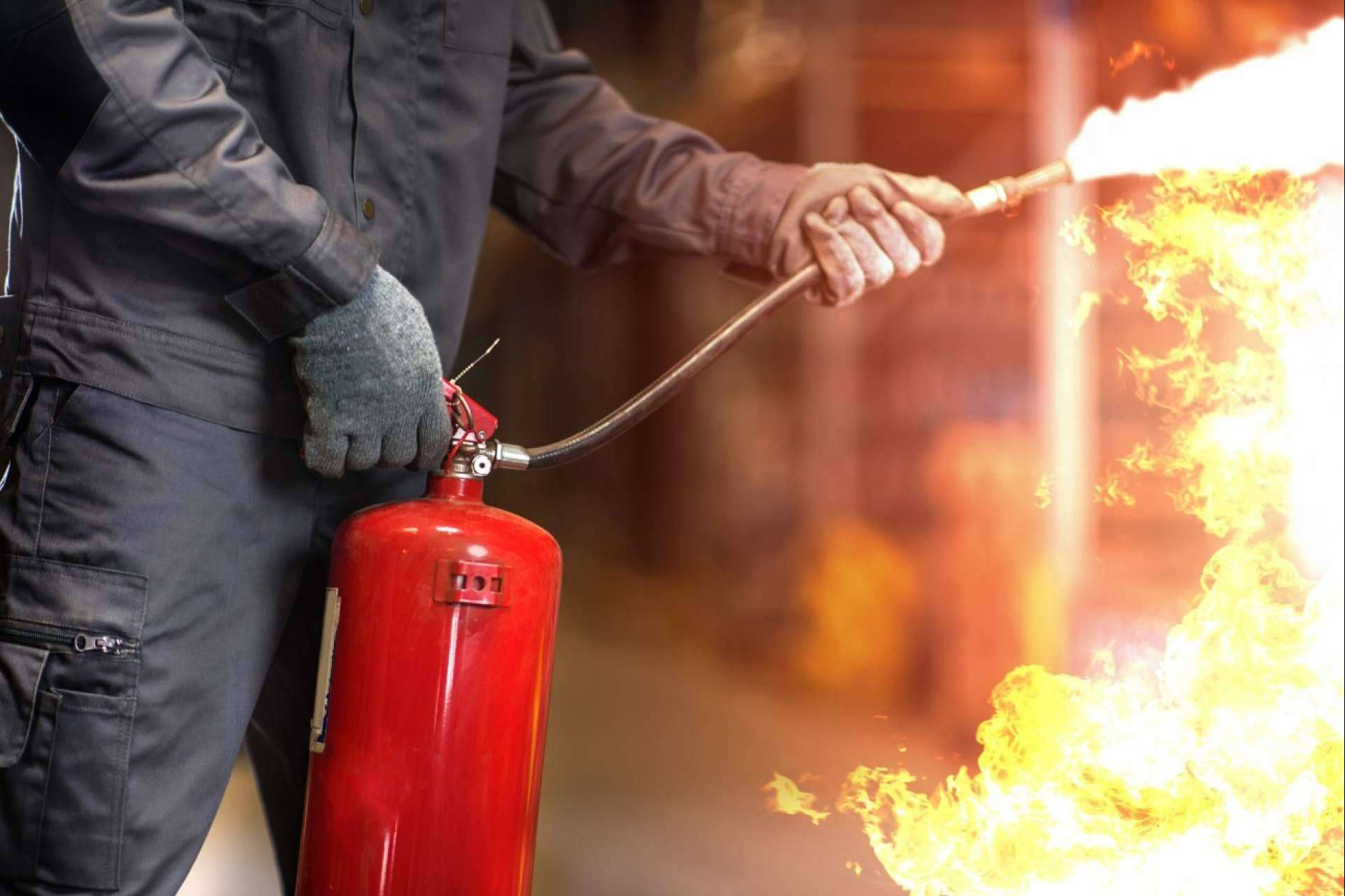 Una protección contra incendio eficaz evita pérdidas millonarias en negocios y hogares