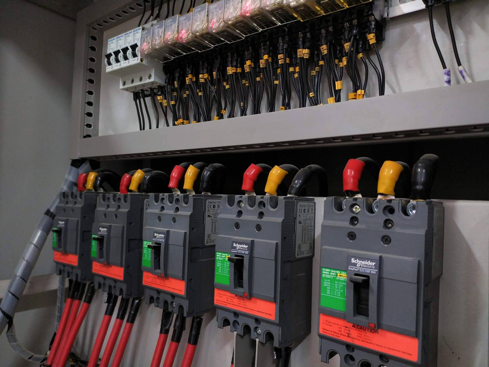 Cadenza Electric amplía su catálogo con soluciones de material eléctrico Schneider Electric de alta eficiencia