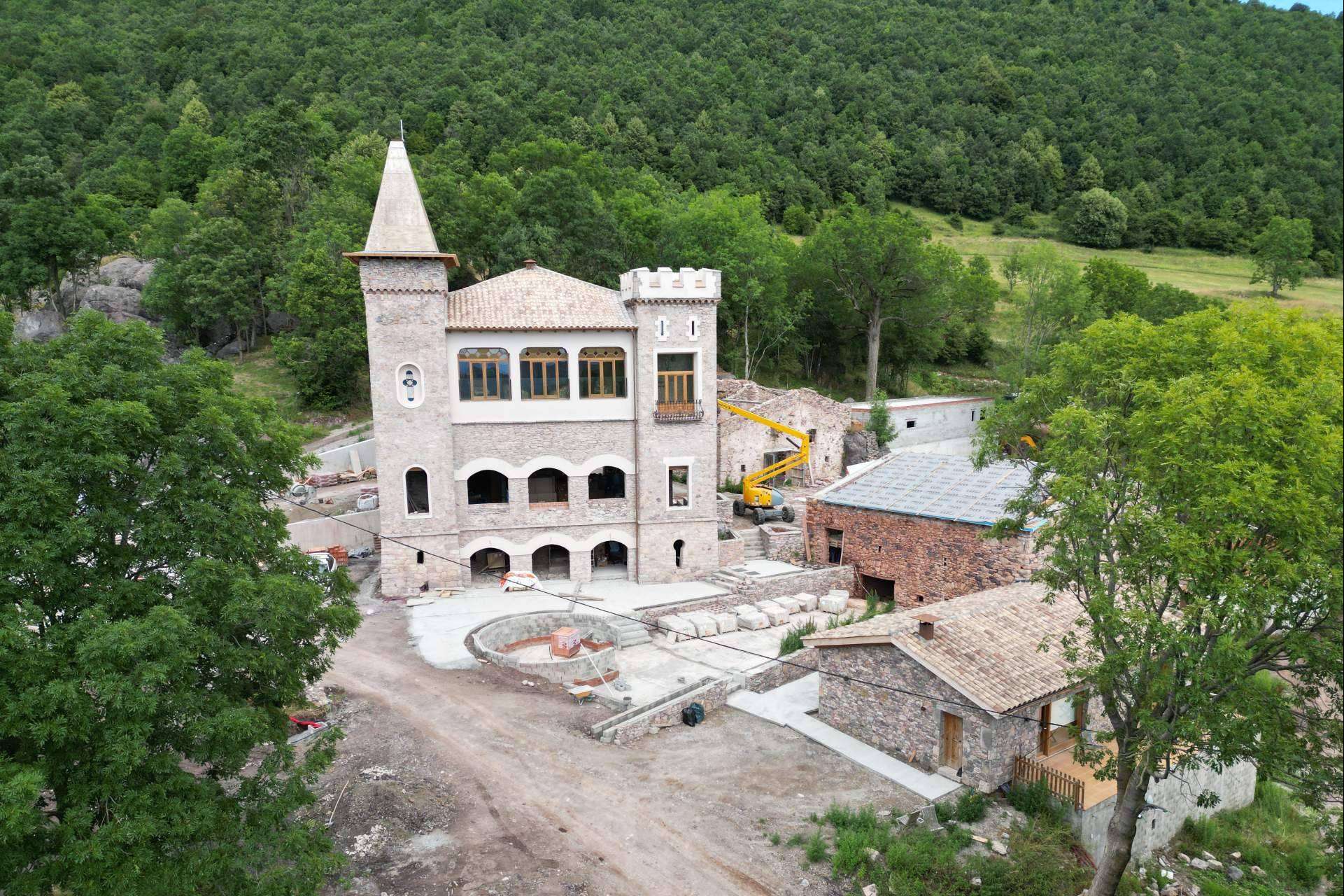Mas Pomer, la transformación de un edificio abandonado a turismo de lujo boutique