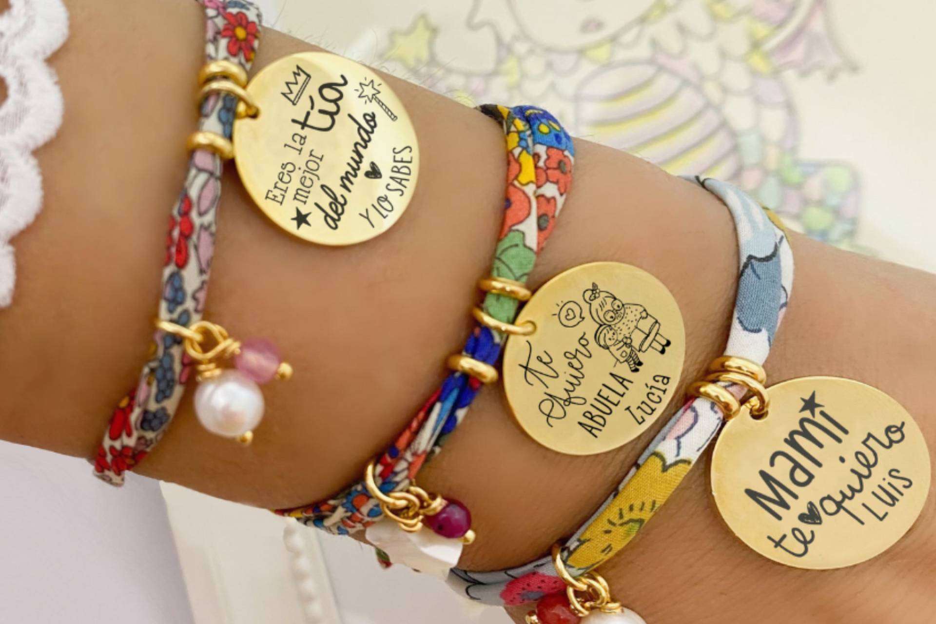 Pulseras Liberty personalizadas y colgantes frescos, los imprescindibles del verano en Happy Pulseras