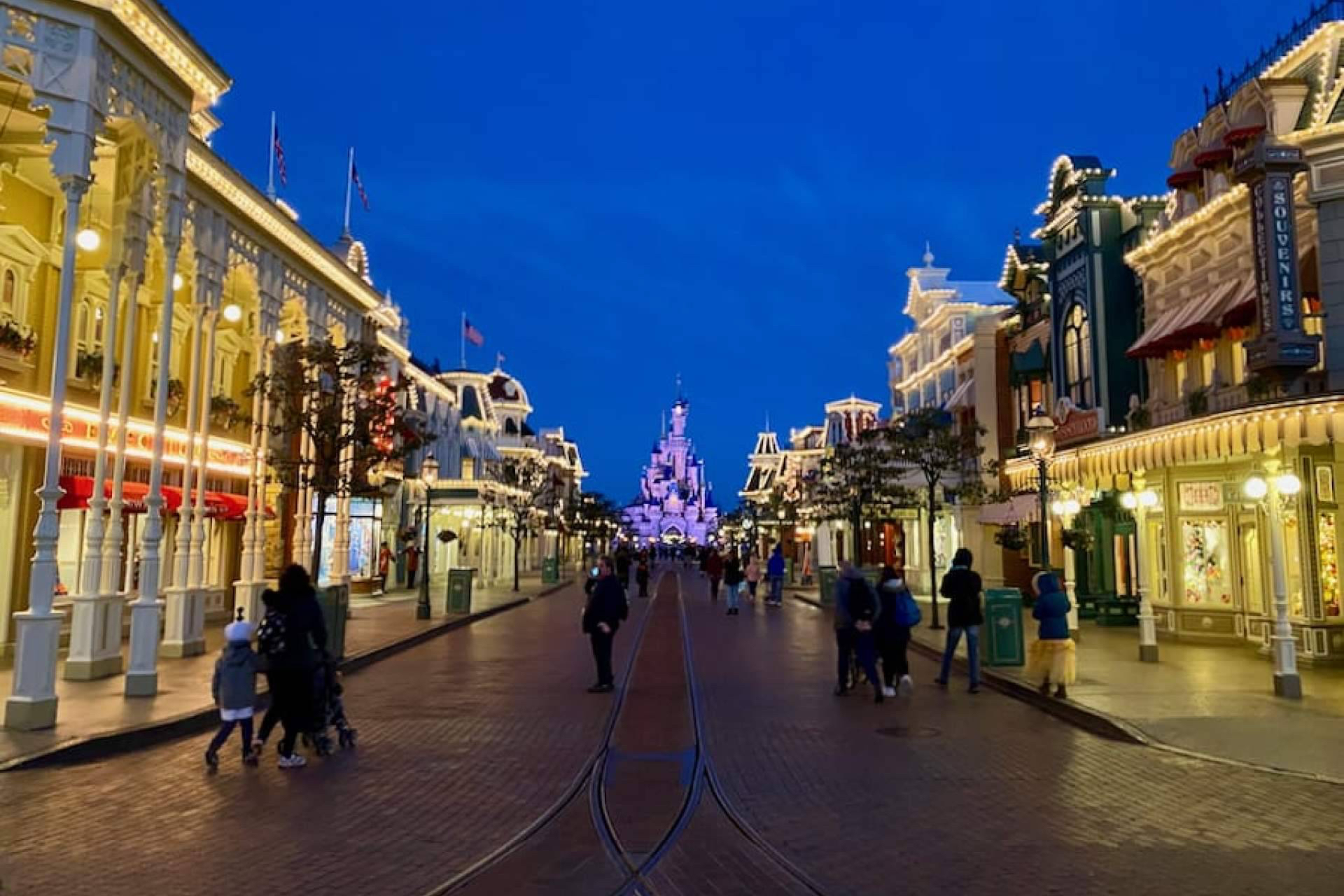 Consejos para visitar atracciones sin perder tiempo en Disneyland Paris, por ParqueTemático.net
