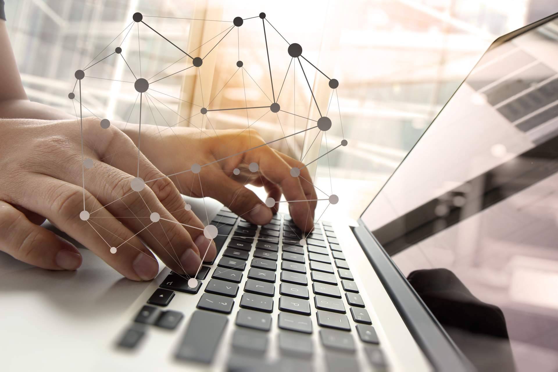 UNISEB impulsa la formación tecnológica con cuatro másteres especializados en informática
