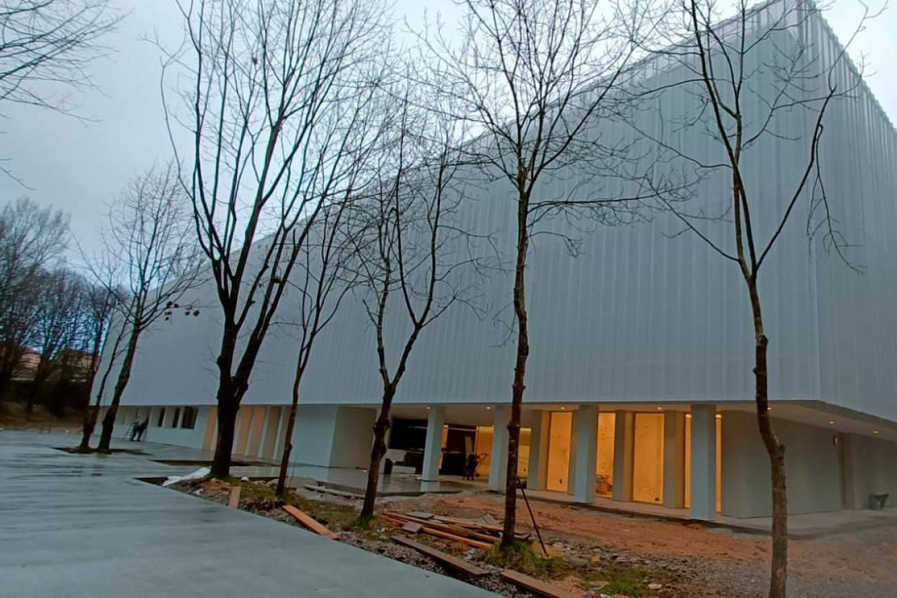 Instalaciones RPM refuerza su especialización en cerramientos de fachadas para espacios residenciales y comerciales