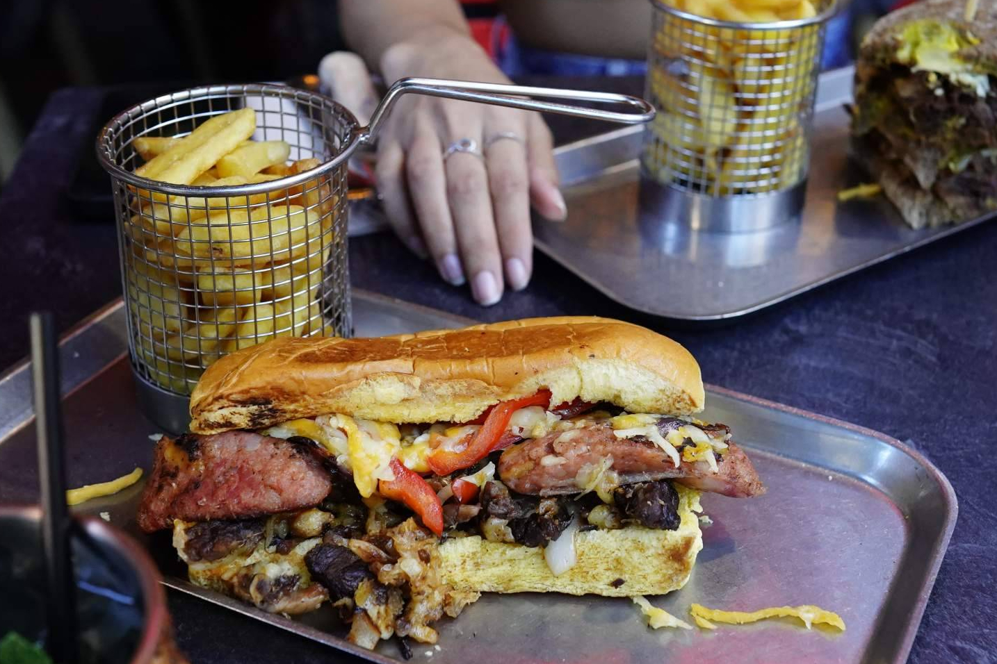 La gastronomía neoyorquina llega a Madrid con el Philly Steak y Sándwich de Pastrami