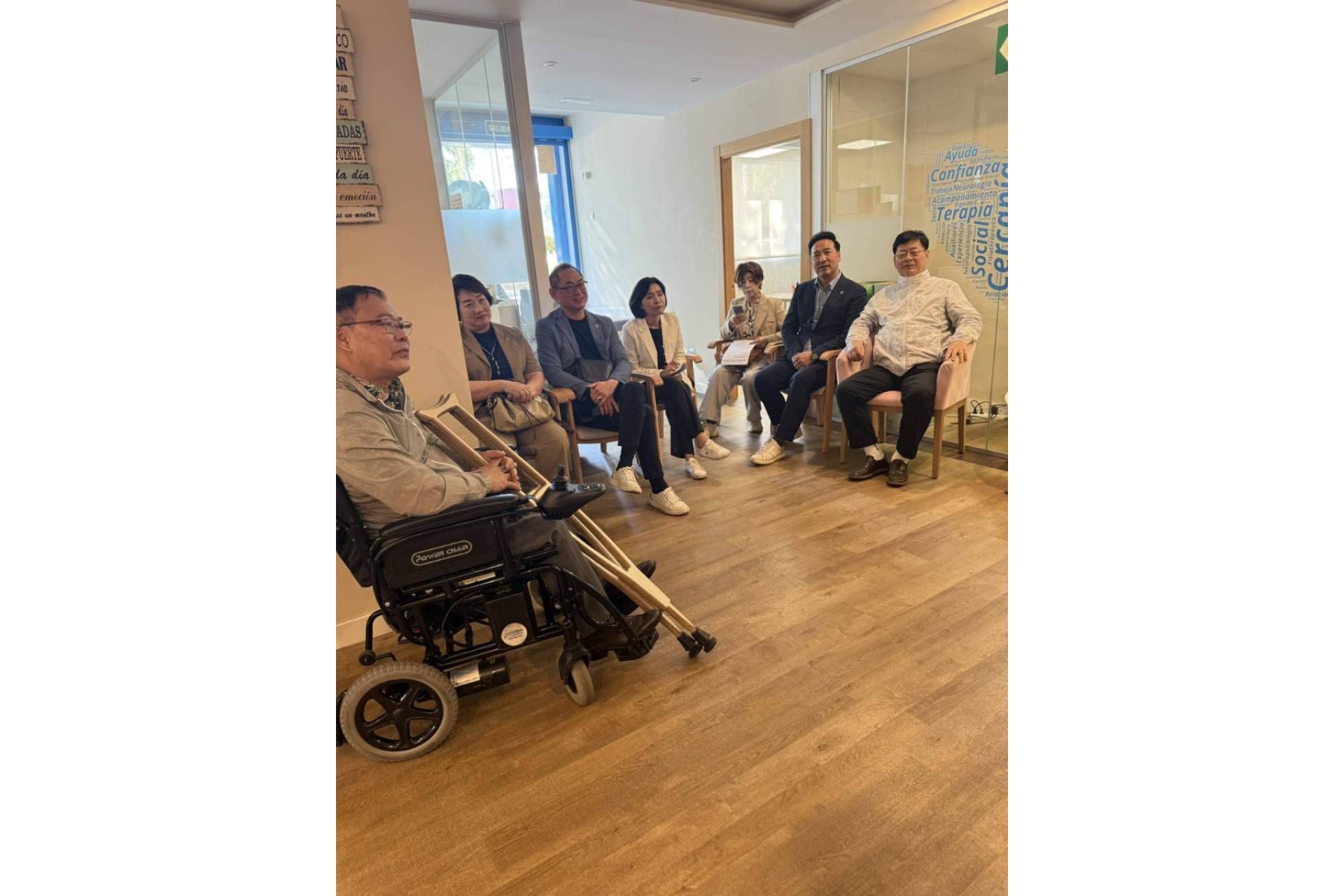 La Asamblea Provincial de Gyeonggi (Corea del Sur) visita Neurovida para conocer su modelo de envejecimiento activo