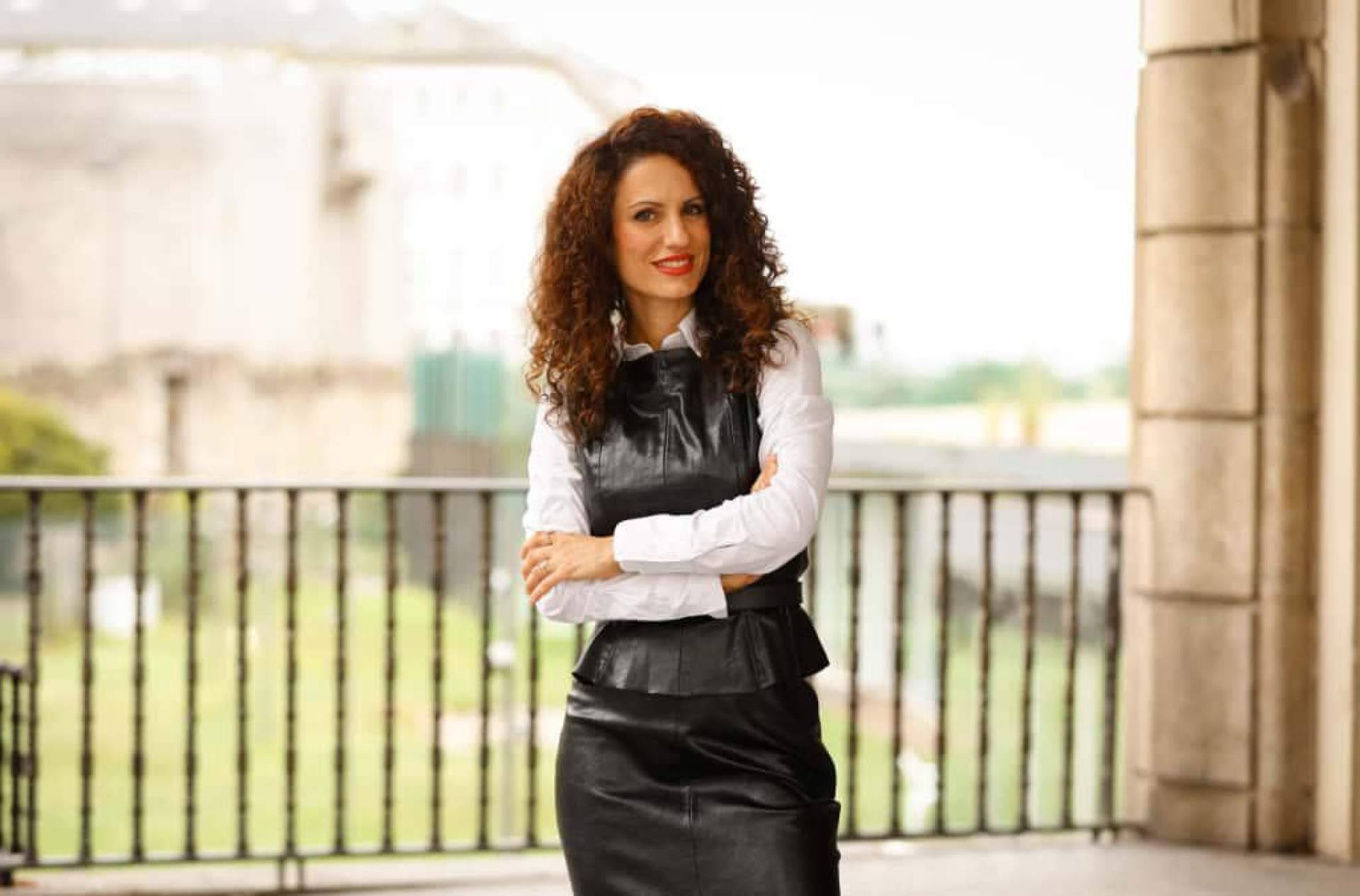 Ciencia y cabello, la visión de Sara Millán, bióloga y psicóloga experta en anticaída