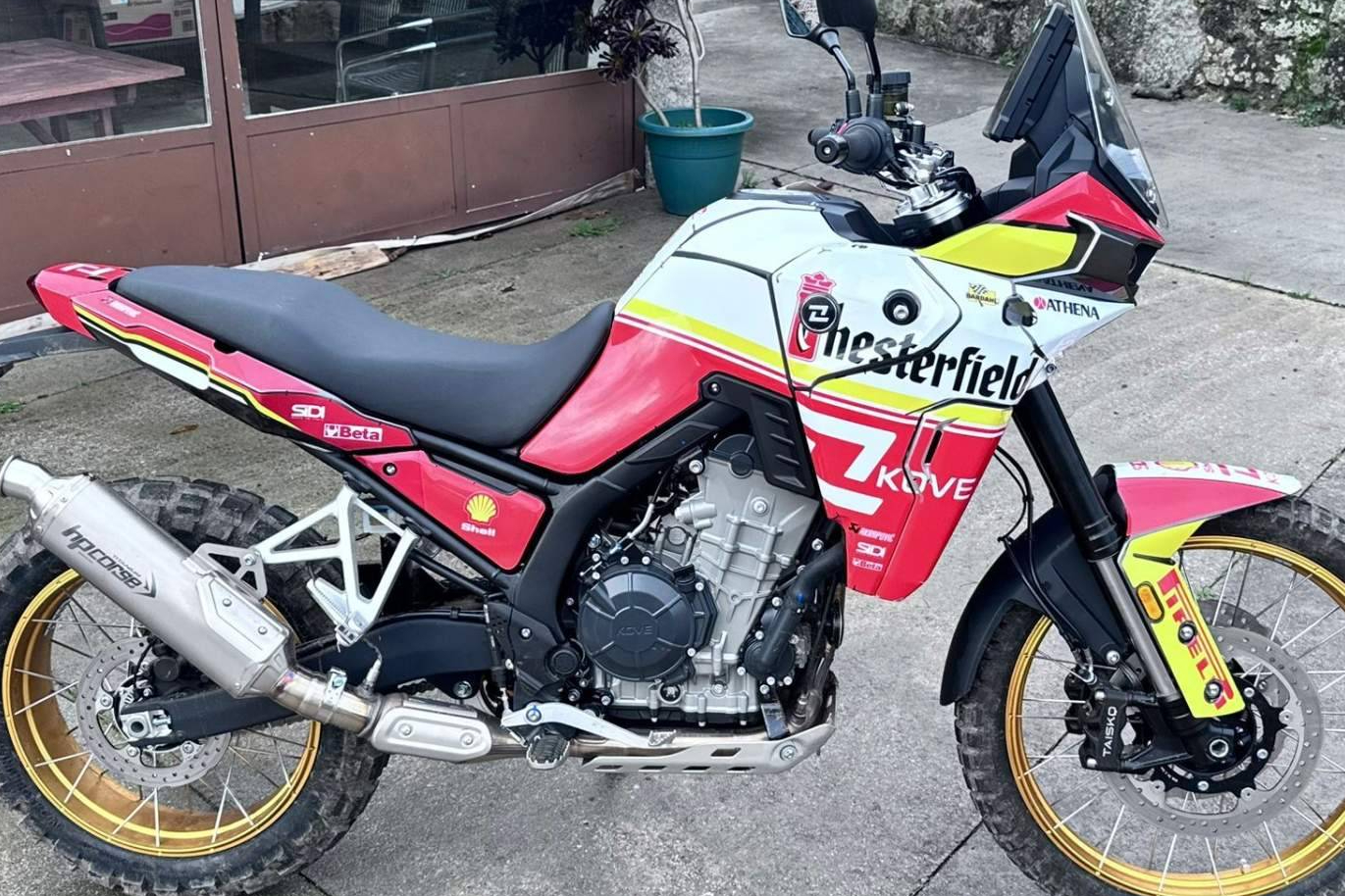 Adhesivos onroad resistentes y únicos, así se posiciona ADHESIVOS EMBARRADOS en el diseño personalizado