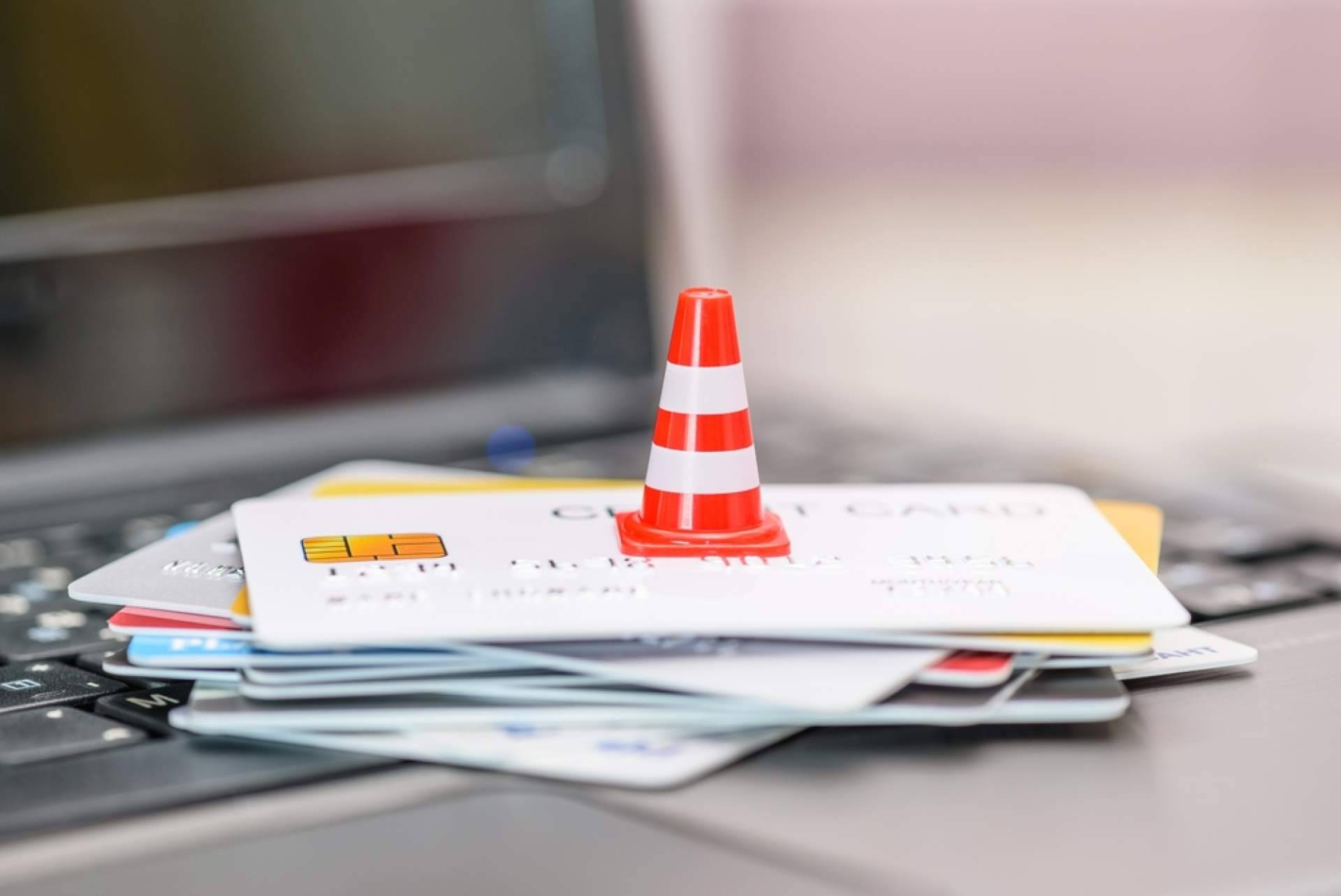 Tarjetas, créditos y deudas impagables; Repara tu Deuda aplica la Ley de Segunda Oportunidad