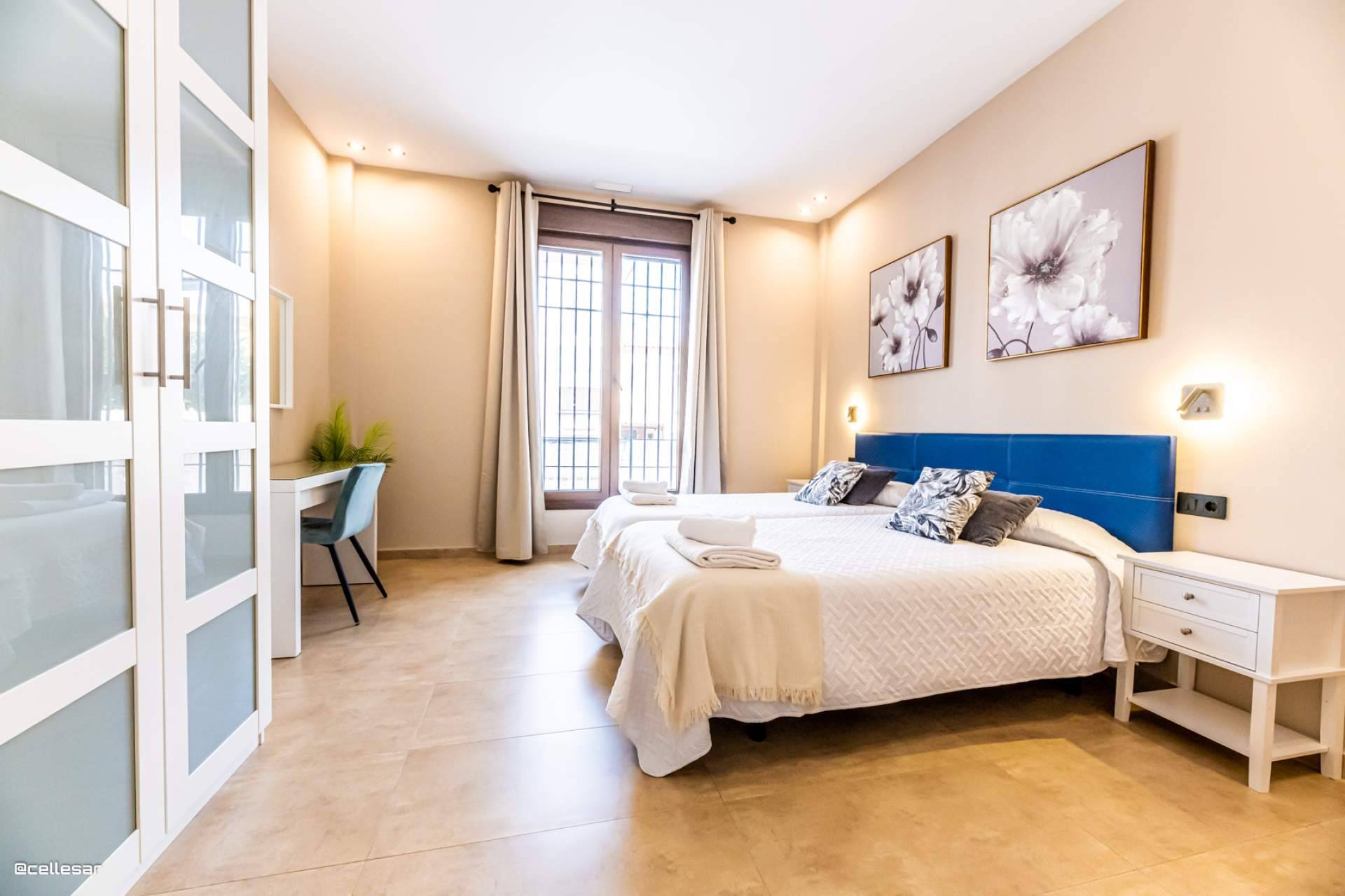 Villa en alquiler en Sevilla para grandes estancias; billar, karaoke y baño turco incluidos