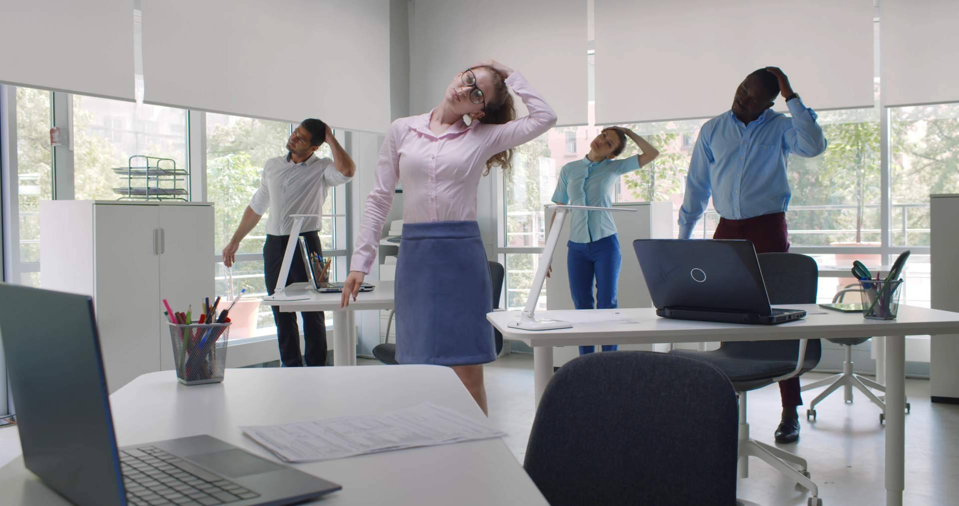 Ejercicios de pausas activas para empresas; así los incorpora WellWo en su plataforma