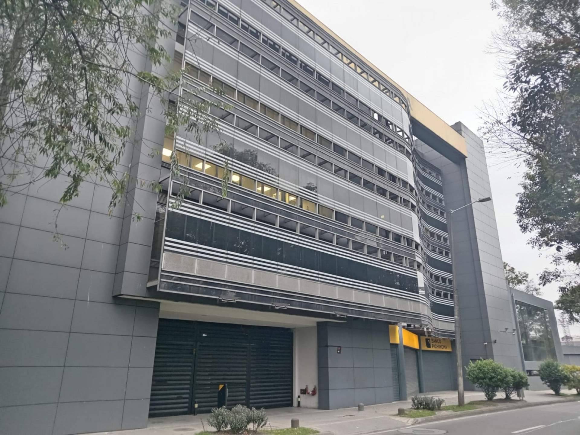 Edificio en Las Américas en venta destaca por su ubicación estratégica para empresas e inversores