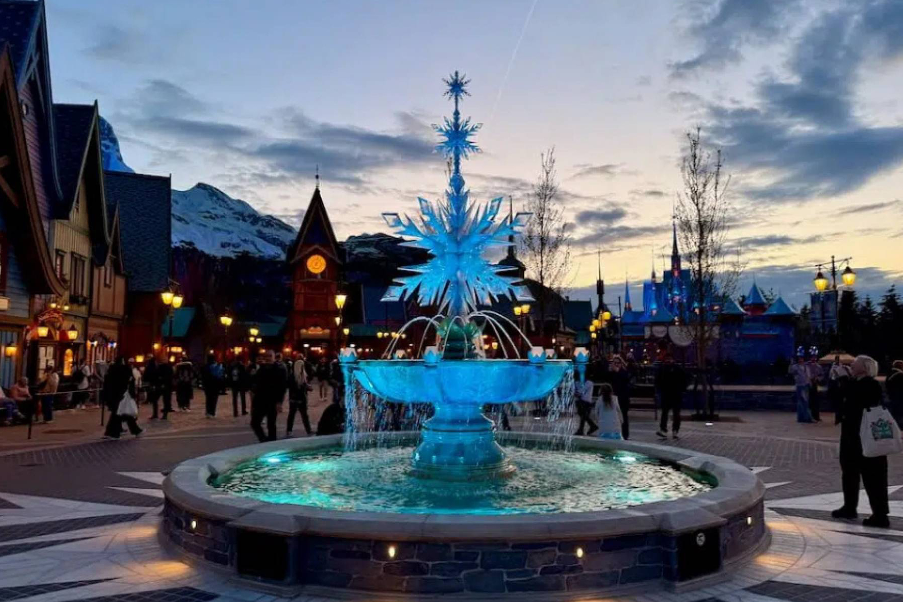 World of Frozen en Disneyland Paris protagoniza la nueva guía publicada por Parquetemático.net