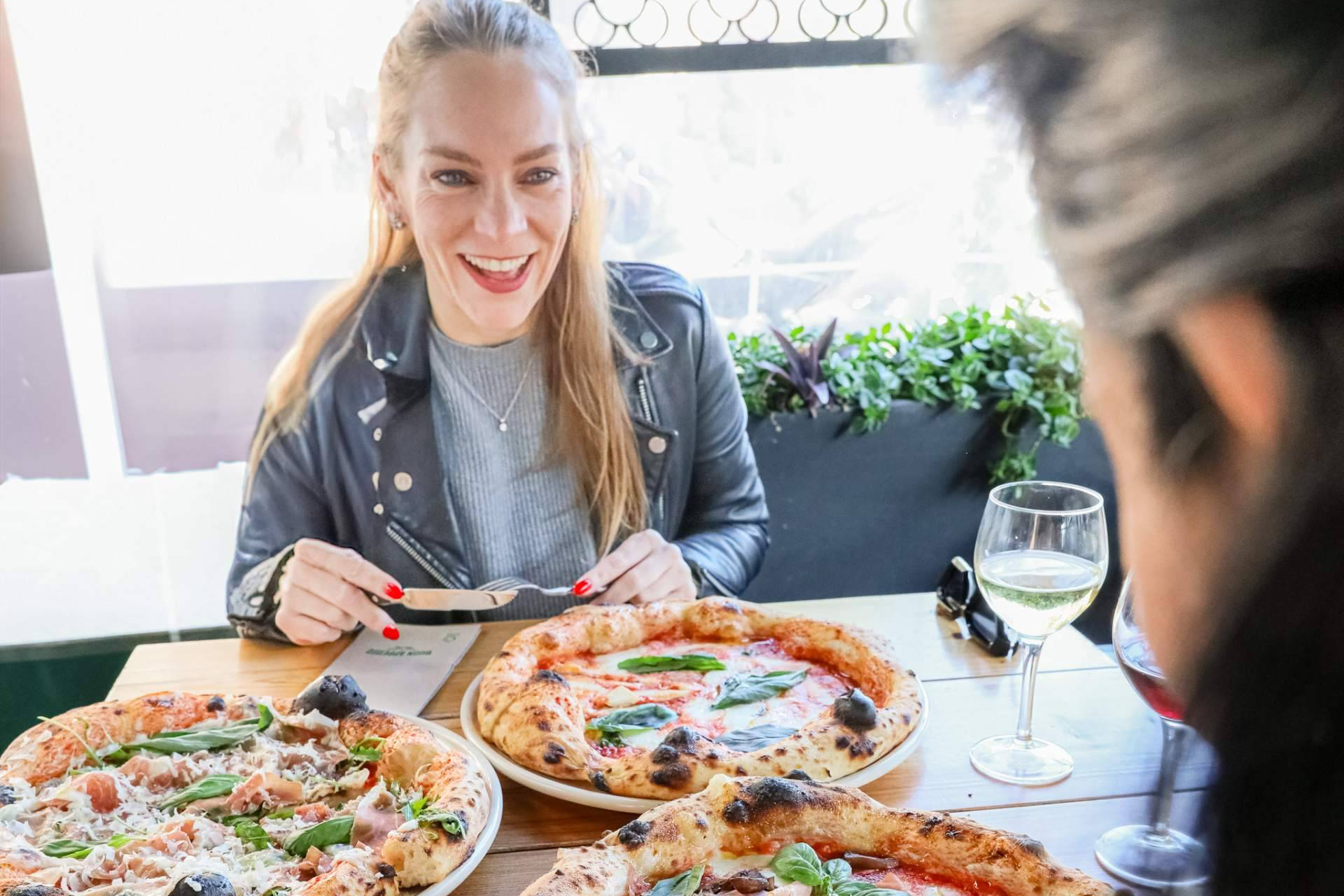 Cómo una agencia de marketing estratégico puede mejorar las ventas de un restaurante (con datos reales)