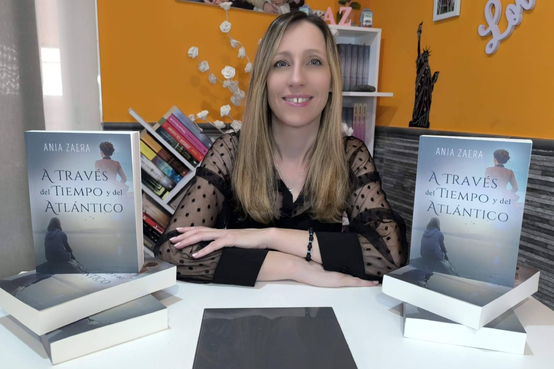 Ania Zaera llega al Día del Libro con dos amores entre épocas y un secreto hundido en el Atlántico