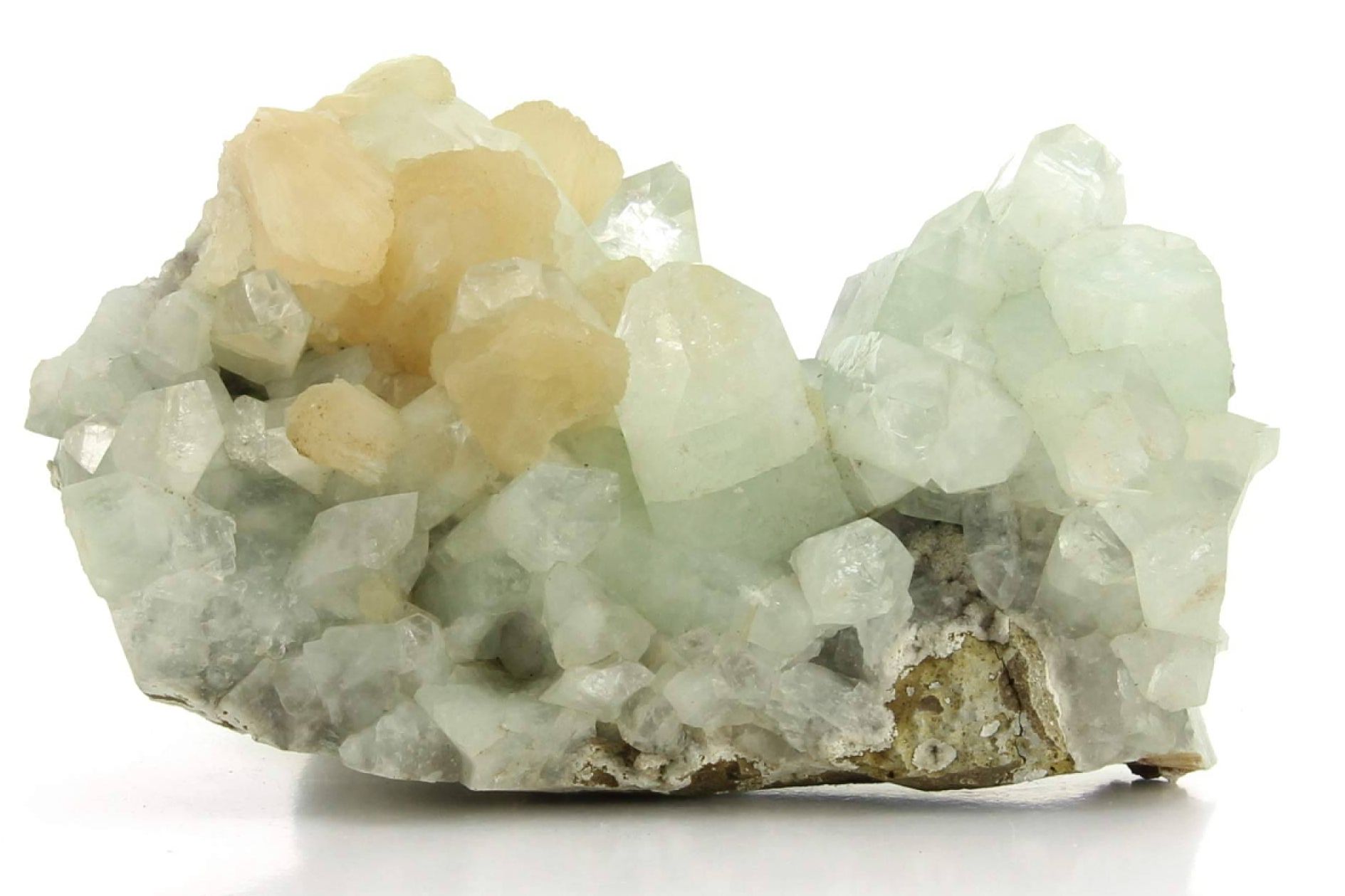 De la pieza de colección al formato por kilo; cómo elegir minerales en bruto para tienda