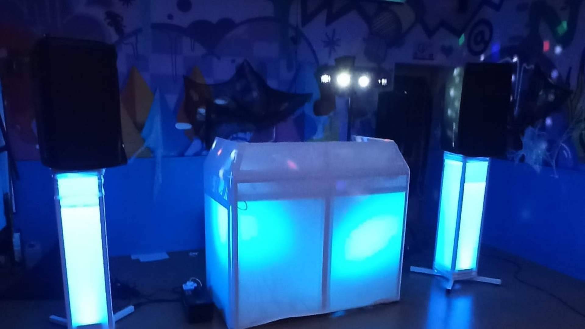 GuadaSonido lleva sonido, iluminación y DJs a pueblos, bodas y eventos corporativos