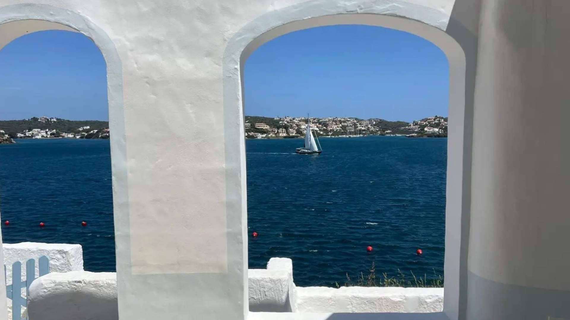 Las playas de Menorca siguen conquistando a los viajeros que buscan el Mediterráneo más auténtico