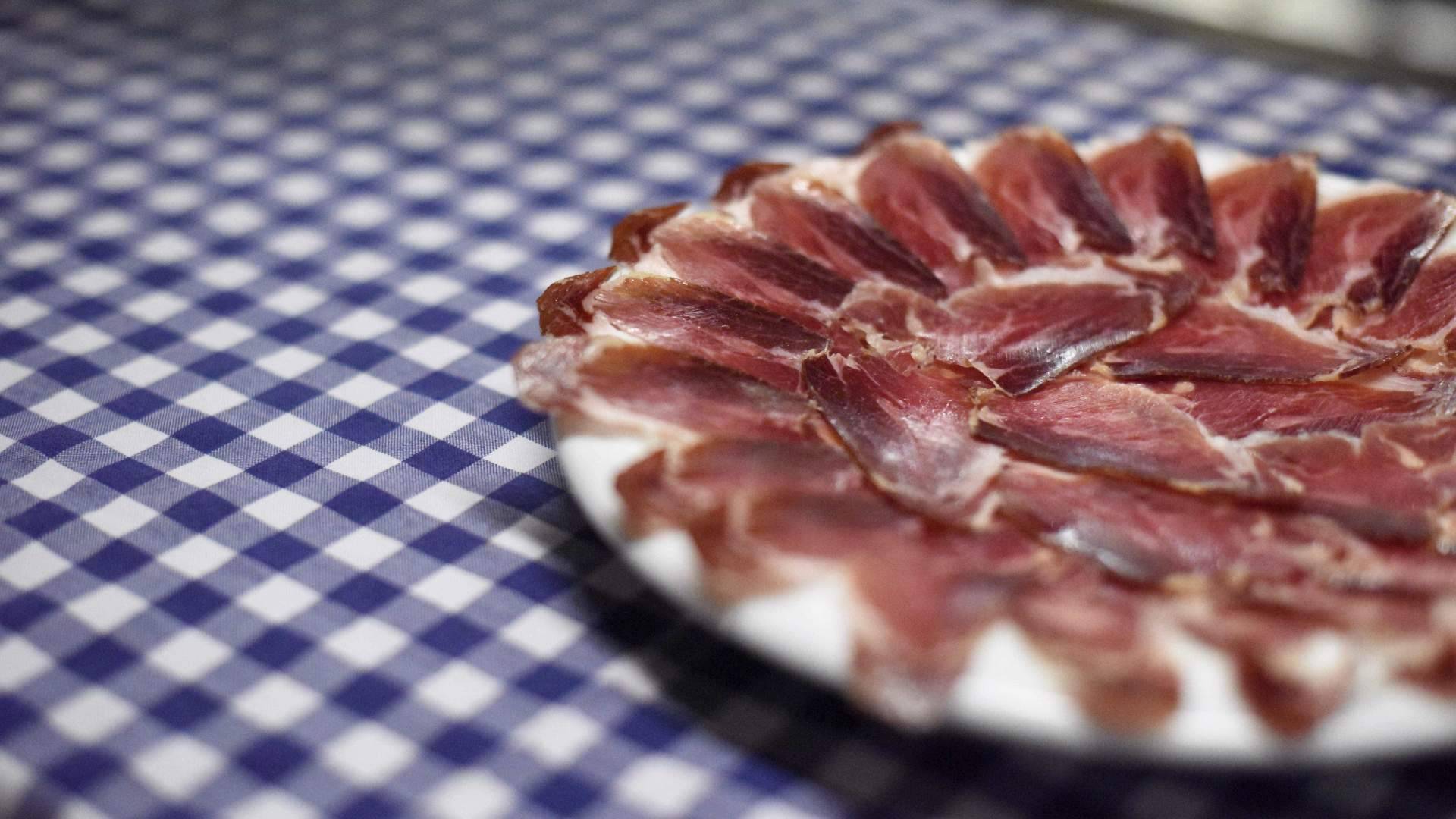 Pasa Tapas demuestra que la cocina tradicional catalana sobrevive a las modas en el corazón del litoral barcelonés