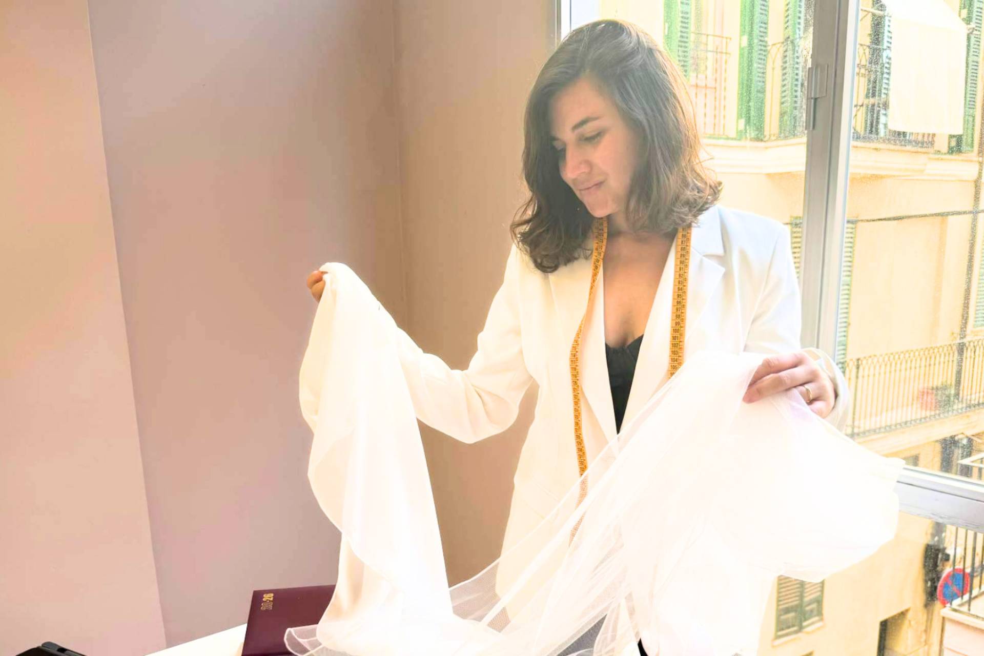 De Buenos Aires a las grandes Fashion Weeks; el recorrido que llevó a Agostina Gerardi a crear su atelier en Mallorca