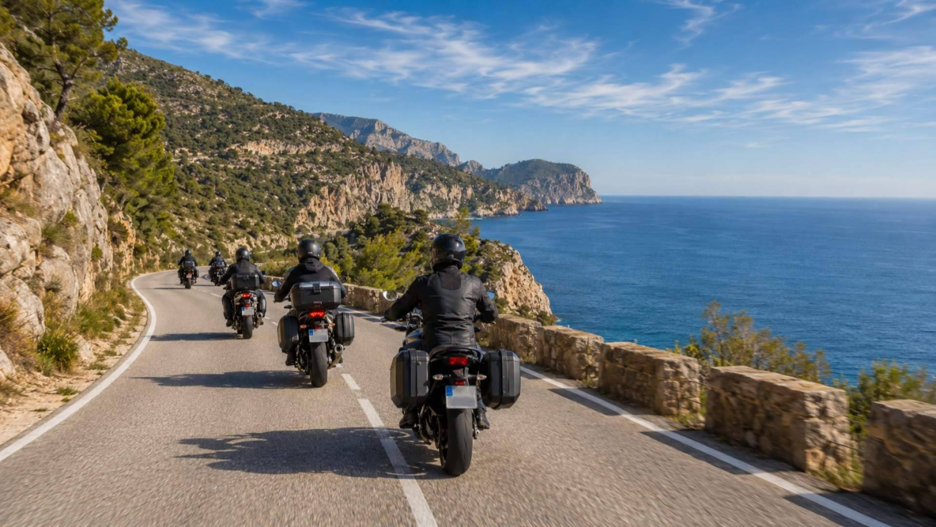 Viajar en moto este verano; itinerarios imprescindibles y preparativos antes de salir