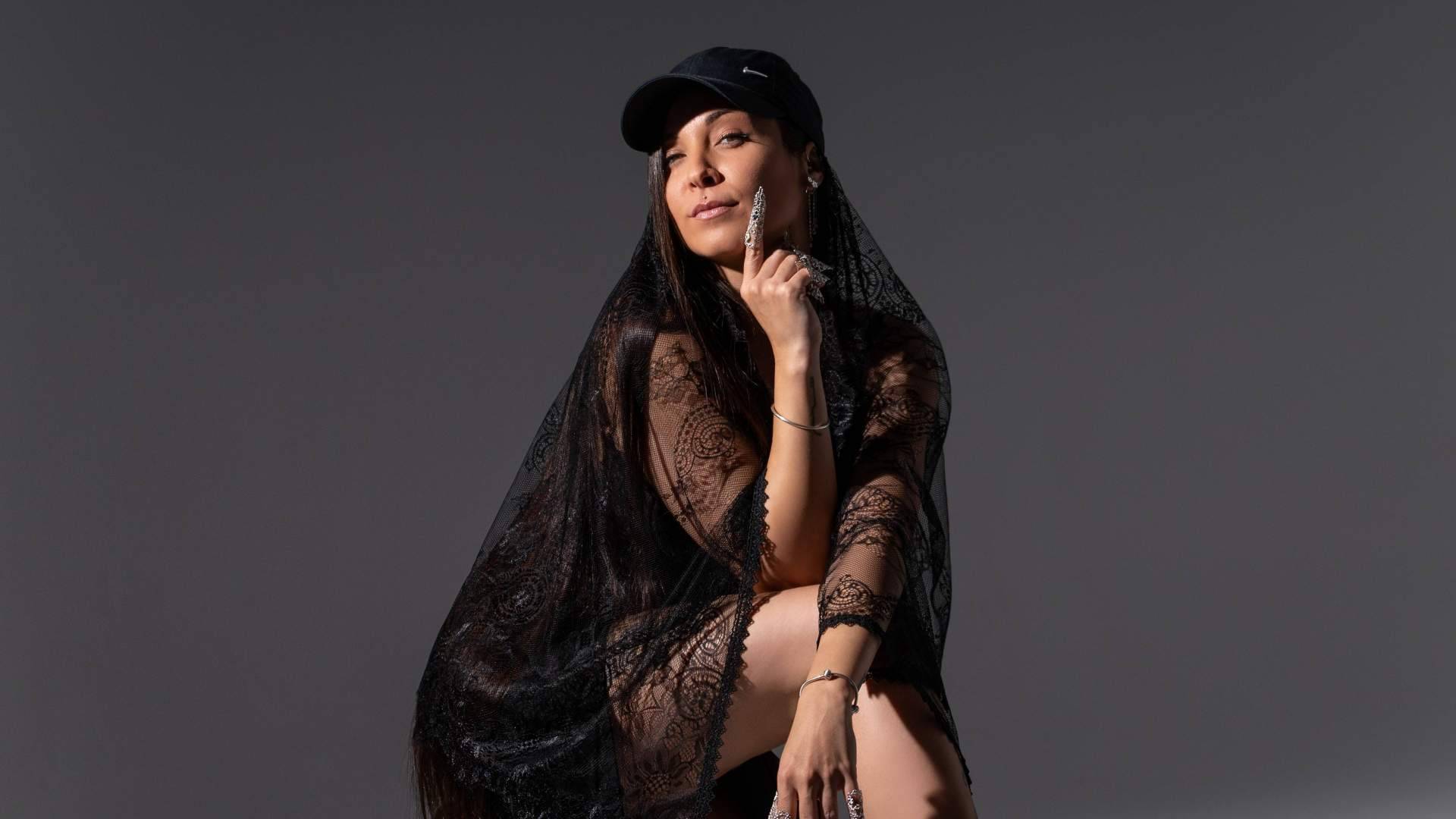 'Al Filo', el primer EP de Alba Cantos que narra un viaje emocional entre tradición y vanguardia